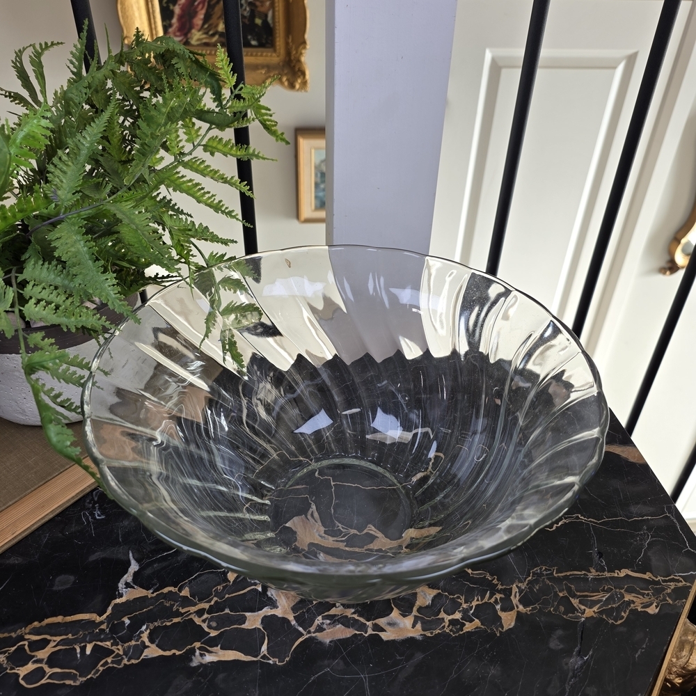 Vintage Anchor Hocking Victoria Optic Swirl Large Glass Punch Bowl / Salad Bowl